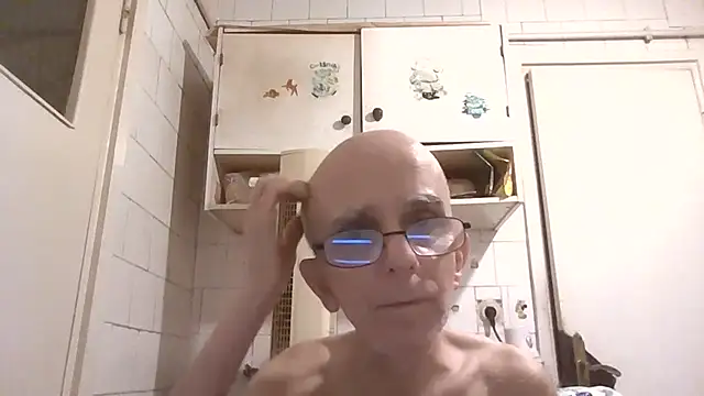 Snapshot of mariusica1@xh chatting on 07/08/26, 08:57 mariusica1xh online show from 07/08/26, 08:57