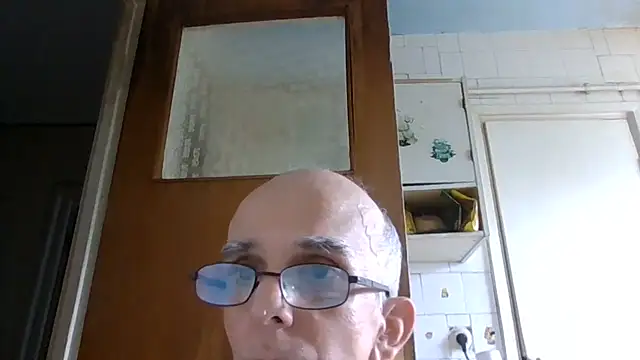 Snapshot of mariusica1@xh chatting on 07/17/26, 01:51 mariusica1xh online show from 07/17/26, 01:51