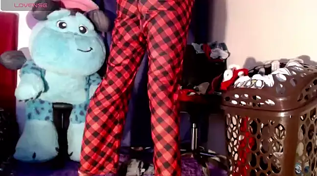 Snapshot of nicol_gill_ chatting on 02/04/25, 11:27 nicol gill online show from 02/04/25, 11:27