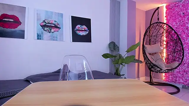 Angela donnato online show from 10/30/25, 03:52