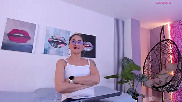 Angela donnato online show from 12/05/25, 03:37