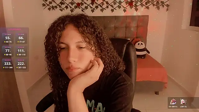 Snapshot of Lilith_Miller21 chatting on 11/17/25, 07:19 Lilith Miller21 online show from 11/17/25, 07:19