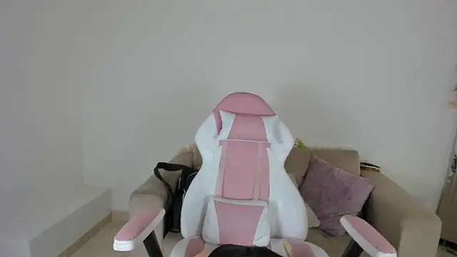 Charlotte cowell sub1  online show from 12/29/24, 09:09