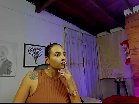 Snapshot of mykaelahoney chatting on 01/07/26, 06:05 mykaelahoney online show from 01/07/26, 06:05