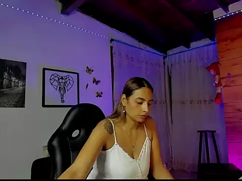Snapshot of mykaelahoney chatting on 02/04/26, 02:06 mykaelahoney online show from 02/04/26, 02:06