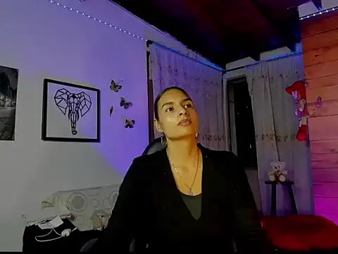 Snapshot of mykaelahoney chatting on 02/14/26, 04:53 mykaelahoney online show from 02/14/26, 04:53