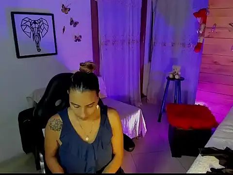 Snapshot of mykaelahoney chatting on 02/27/26, 02:55 mykaelahoney online show from 02/27/26, 02:55