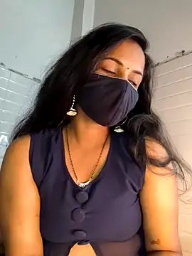 Snapshot of Nehubhabhi26 chatting on 12/18/24, 04:49 Nehubhabhi26 online show from 12/18/24, 04:49