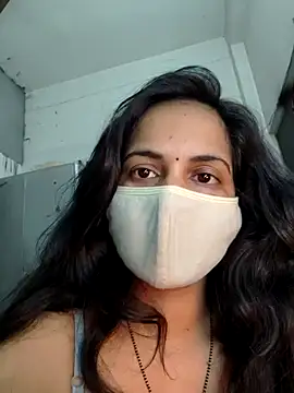 Snapshot of Nehubhabhi26 chatting on 01/03/25, 08:01 Nehubhabhi26 online show from 01/03/25, 08:01