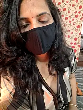 Snapshot of Nehubhabhi26 chatting on 03/18/25, 10:03 Nehubhabhi26 online show from 03/18/25, 10:03