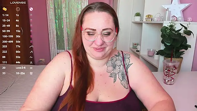 Snapshot of lovely_adelle chatting on 12/19/24, 11:18 lovely adelle online show from 12/19/24, 11:18