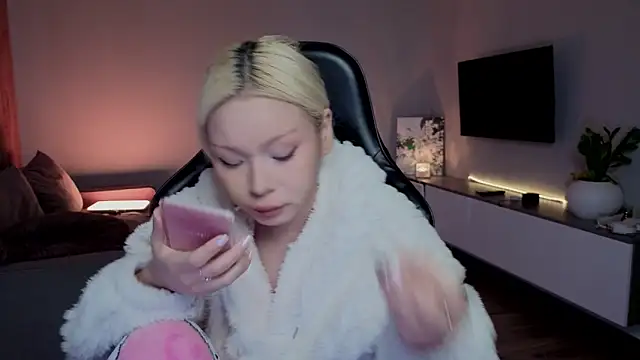 RileyMee online show from 03/12/26, 03:56