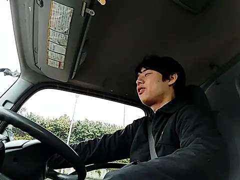 whitebriefboy online show from 03/18/26, 09:51