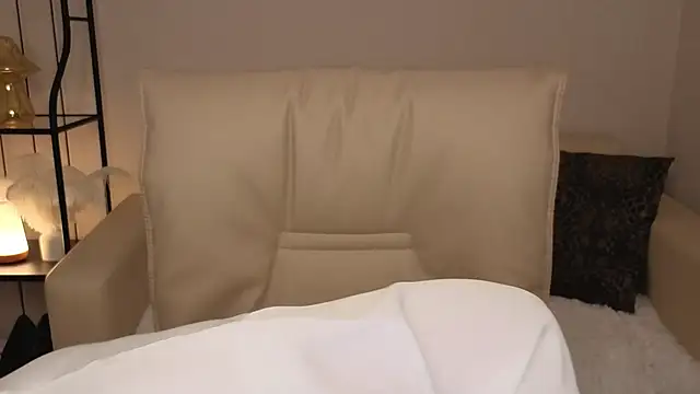 Helens love online show from 11/20/25, 02:45