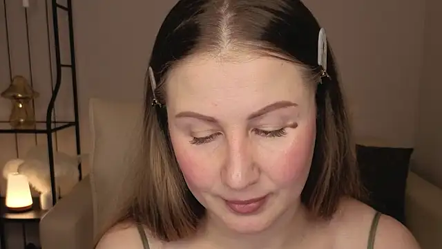 Helens love online show from 11/23/25, 02:11