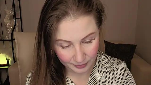 Snapshot of Helens_love chatting on 01/11/26, 02:27 Helens love online show from 01/11/26, 02:27