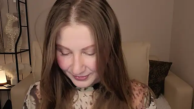 Snapshot of Helens_love chatting on 01/17/26, 02:27 Helens love online show from 01/17/26, 02:27