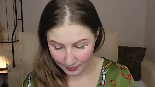 Snapshot of Helens_love chatting on 02/06/26, 06:18 Helens love online show from 02/06/26, 06:18