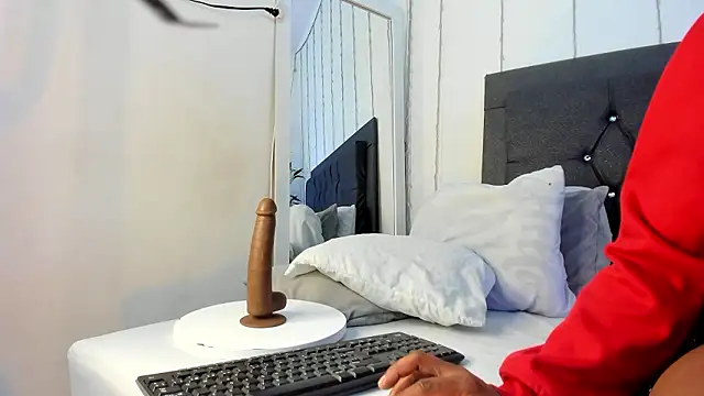 ebony hot1 online show from 12/07/24, 01:40