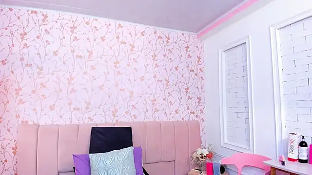 amber-hill online show from 03/19/26, 01:59