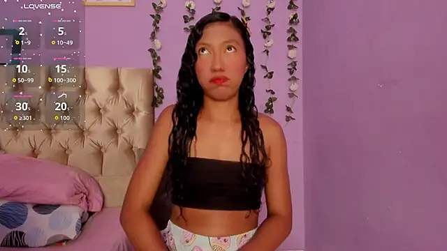 Snapshot of Karolina_sexy24_ chatting on 11/21/25, 01:37 Karolina sexy24 online show from 11/21/25, 01:37