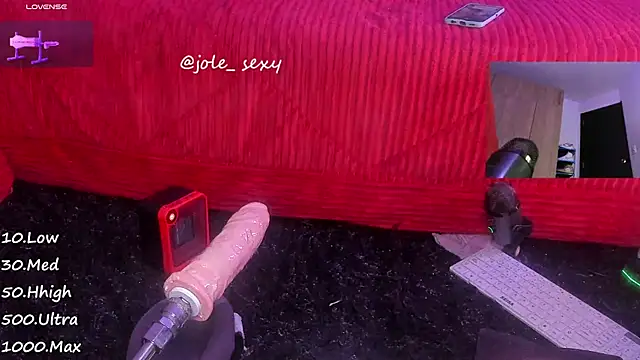 Snapshot of jolee__ chatting on 01/13/25, 06:16 jolee   online show from 01/13/25, 06:16