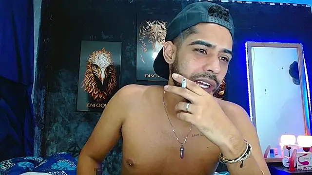 Snapshot of ryanse_hot chatting on 10/31/25, 07:37 ryanse hot online show from 10/31/25, 07:37