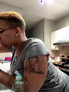 SexyHoneyRedd online show from 12/01/24, 10:21