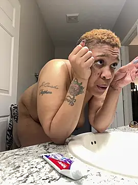 SexyHoneyRedd online show from 02/25/25, 11:30