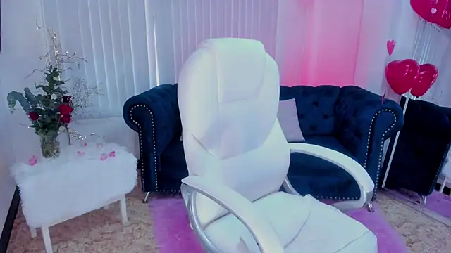 naomii campbell  online show from 02/14/25, 07:02