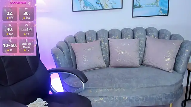 naomii campbell  online show from 11/23/25, 05:35