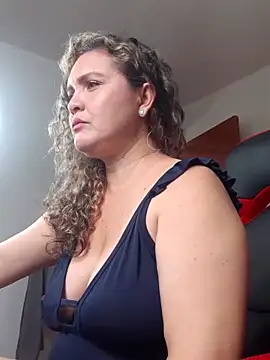 helenca43 online show from 02/25/25, 02:44