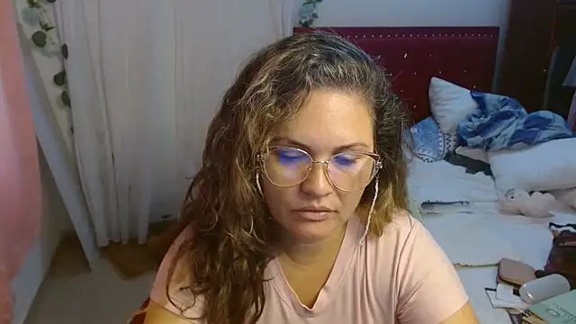 helenca43 online show from 11/06/25, 12:06