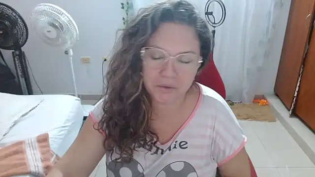 helenca43 online show from 02/01/26, 09:19