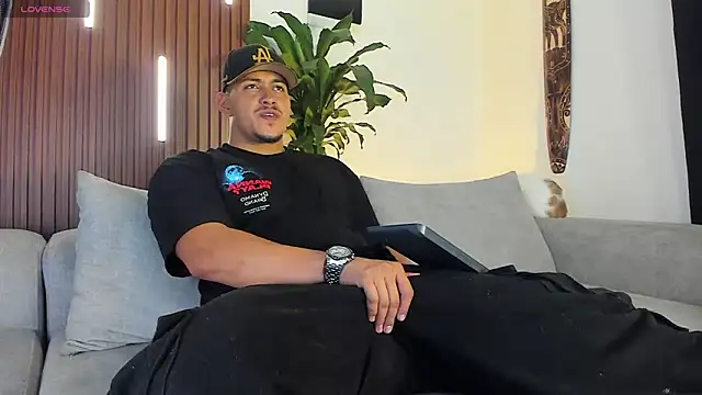 lucasanto  online show from 02/02/26, 01:48