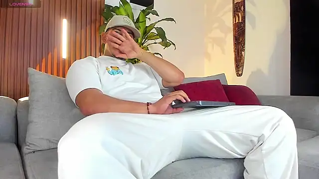 lucasanto  online show from 02/20/26, 03:36