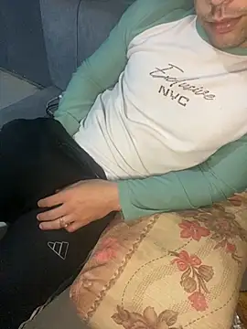 Snapshot of YawlingJingoist chatting on 11/19/25, 02:00 YawlingJingoist online show from 11/19/25, 02:00