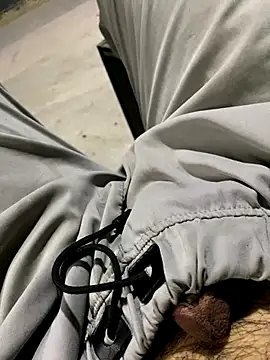 Snapshot of YawlingJingoist chatting on 12/14/25, 12:05 YawlingJingoist online show from 12/14/25, 12:05