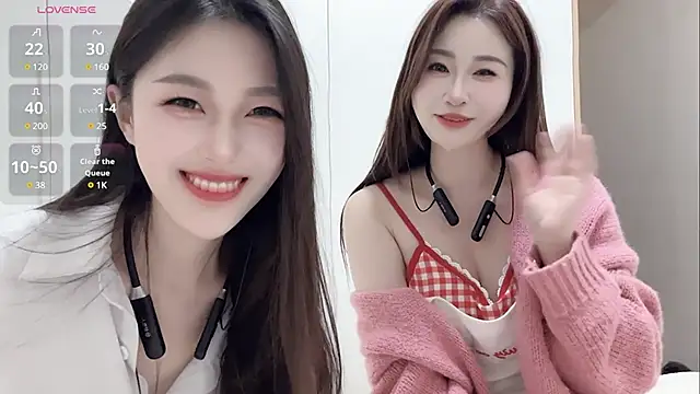 Snapshot of Sweet-Angel999 chatting on 12/29/24, 02:21 Sweet-Angel999 online show from 12/29/24, 02:21