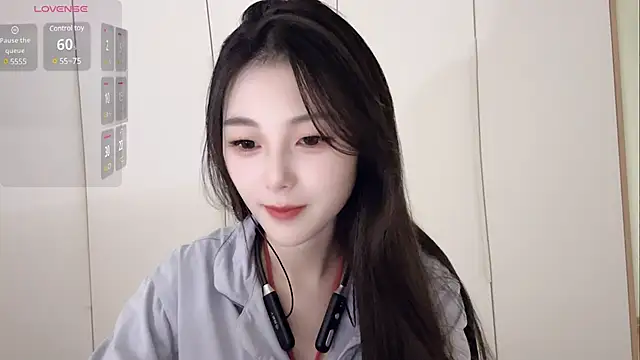 Snapshot of Sweet-Angel999 chatting on 12/30/24, 06:27 Sweet-Angel999 online show from 12/30/24, 06:27