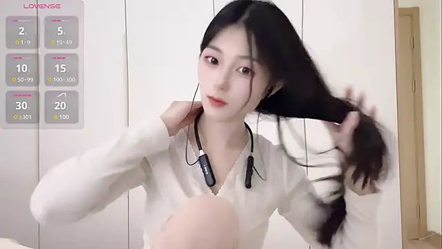 Snapshot of Sweet-Angel999 chatting on 01/02/25, 06:34 Sweet-Angel999 online show from 01/02/25, 06:34