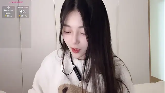 Snapshot of Sweet-Angel999 chatting on 01/18/25, 05:59 Sweet-Angel999 online show from 01/18/25, 05:59