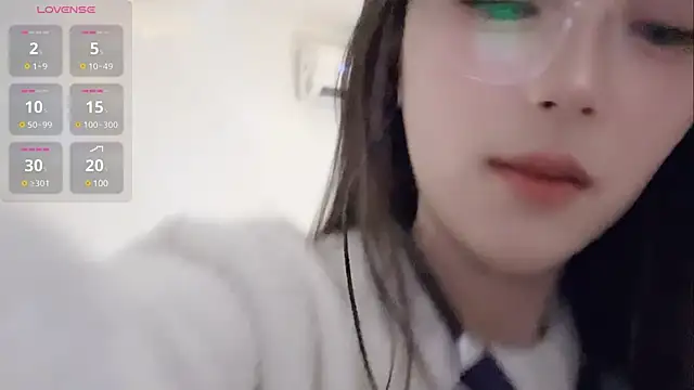 Snapshot of Sweet-Angel999 chatting on 02/14/25, 05:25 Sweet-Angel999 online show from 02/14/25, 05:25