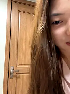 Snapshot of Sweet-Angel999 chatting on 10/25/25, 01:51 Sweet-Angel999 online show from 10/25/25, 01:51