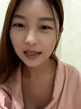 Snapshot of Sweet-Angel999 chatting on 11/08/25, 05:12 Sweet-Angel999 online show from 11/08/25, 05:12