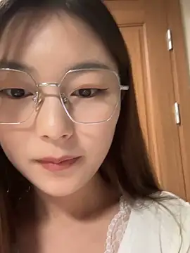 Snapshot of Sweet-Angel999 chatting on 11/29/25, 07:28 Sweet-Angel999 online show from 11/29/25, 07:28