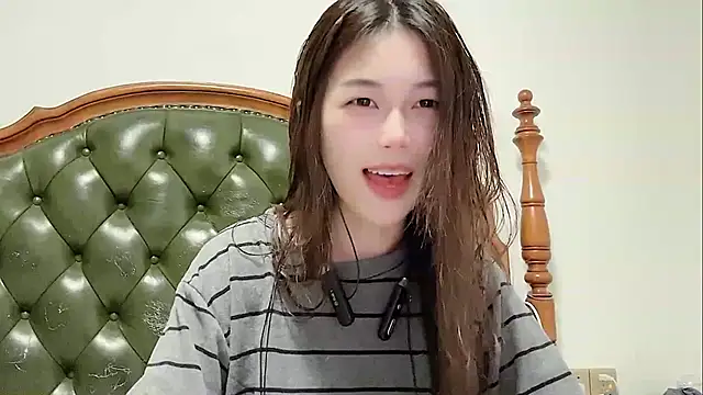 Sweet-Angel999 online show from 04/13/26, 04:45