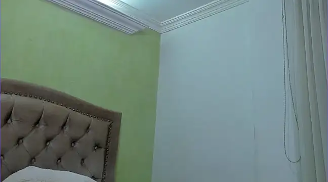 Snapshot of Luciluu20 chatting on 01/22/25, 01:10 Luciluu20 online show from 01/22/25, 01:10