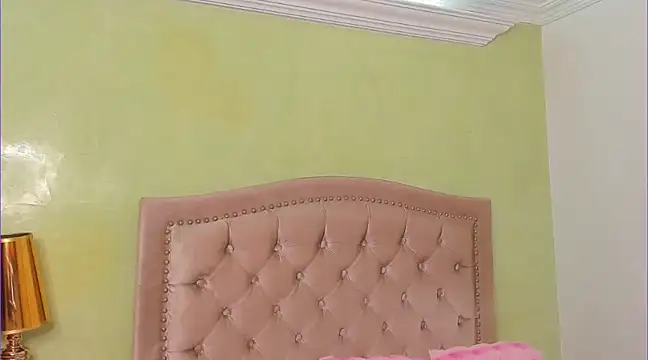 Snapshot of Luciluu20 chatting on 03/10/25, 11:49 Luciluu20 online show from 03/10/25, 11:49