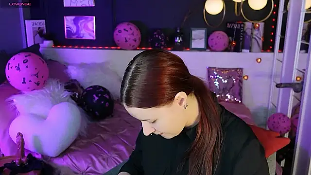 Lily Moonlight online show from 02/11/26, 07:02